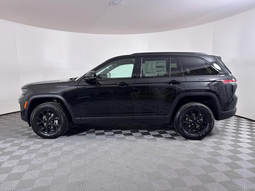 new 2025 Jeep Grand Cherokee car, priced at $41,730