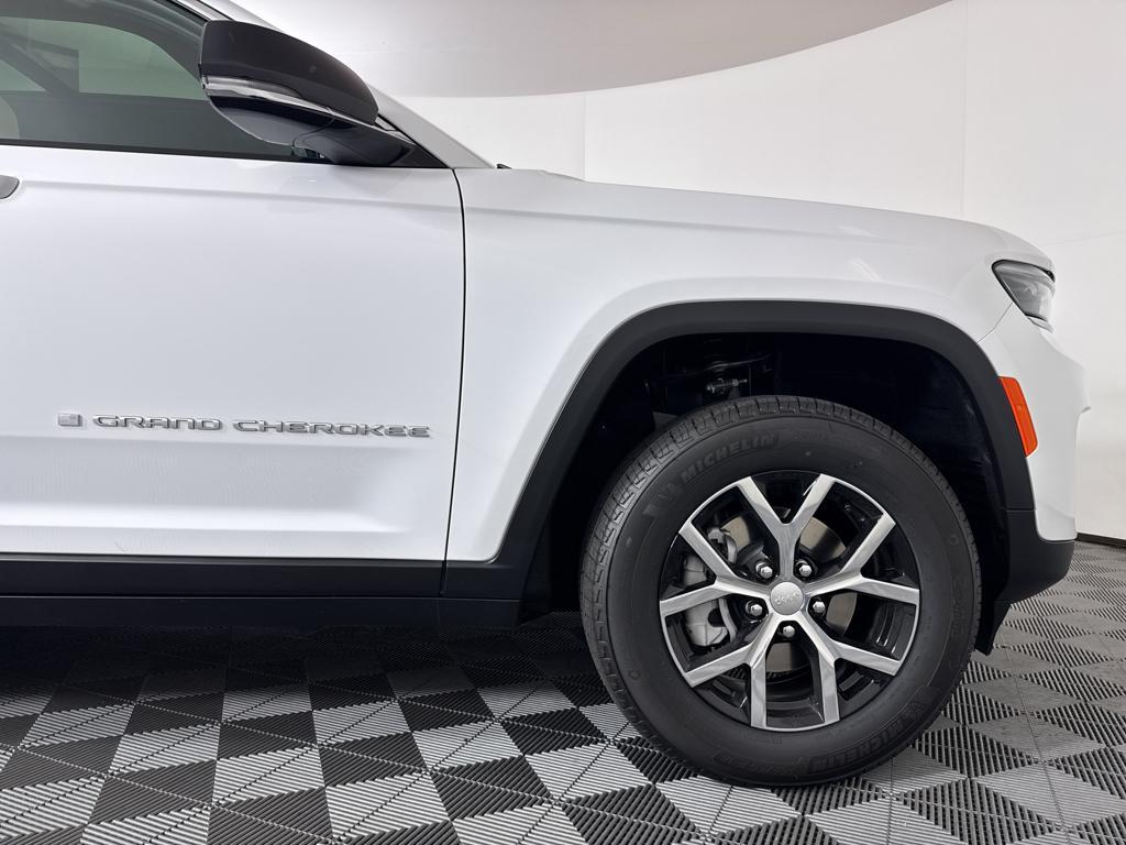 new 2025 Jeep Grand Cherokee car, priced at $44,415