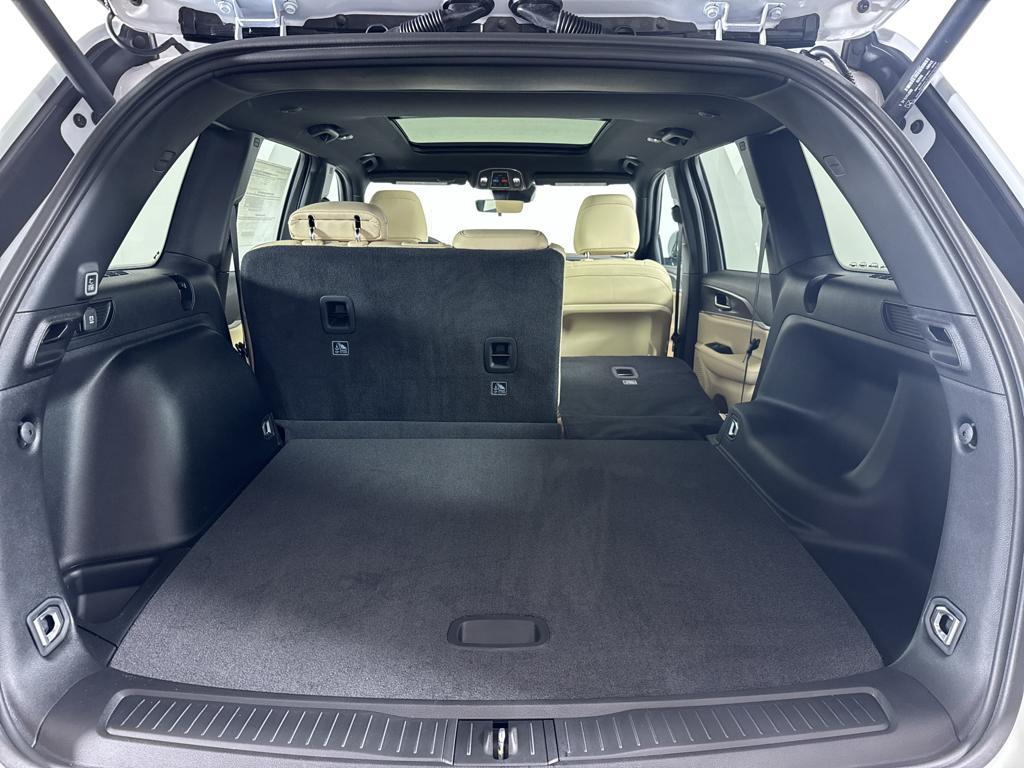 new 2025 Jeep Grand Cherokee car, priced at $44,415