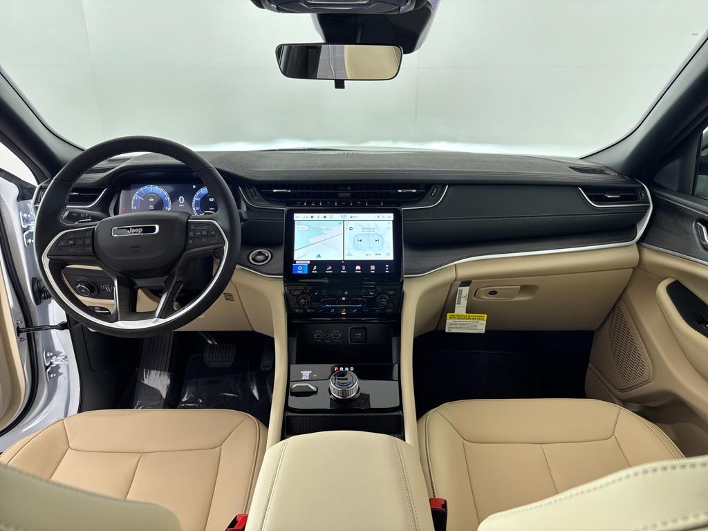 new 2025 Jeep Grand Cherokee car, priced at $44,415