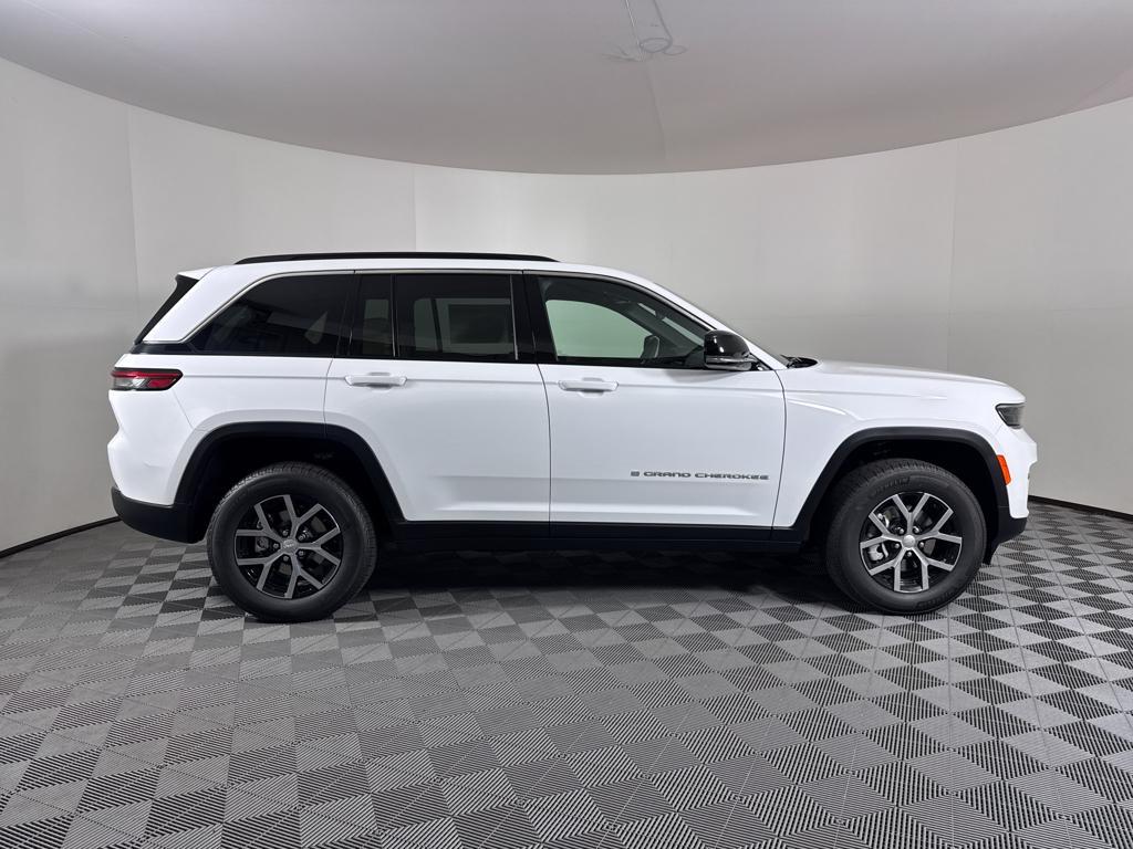 new 2025 Jeep Grand Cherokee car, priced at $44,415