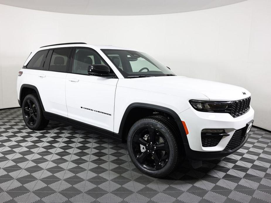 new 2024 Jeep Grand Cherokee car, priced at $45,935