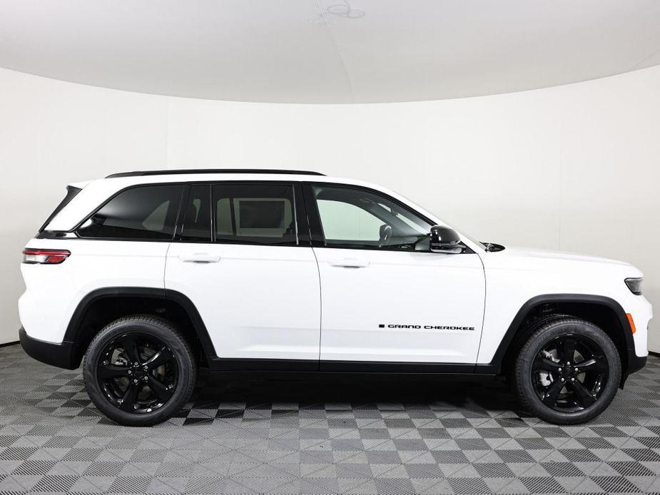 new 2024 Jeep Grand Cherokee car, priced at $45,935