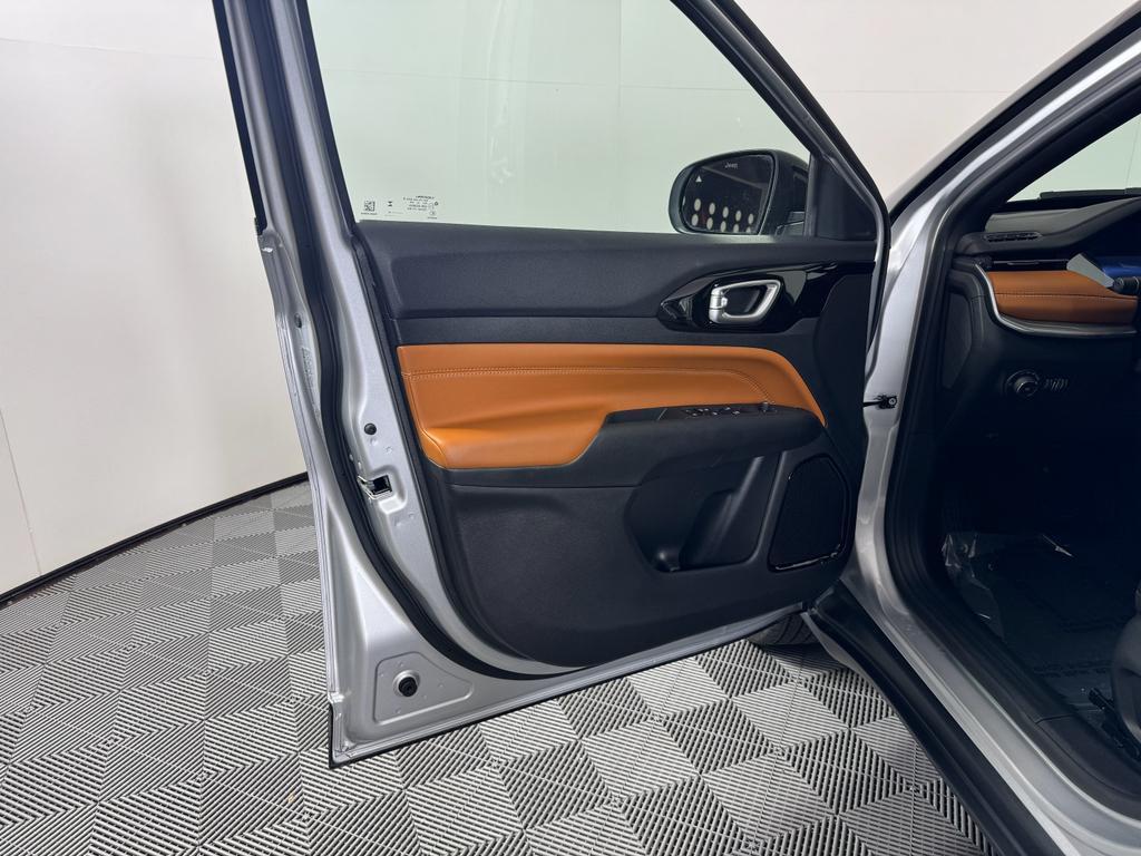 new 2025 Jeep Compass car, priced at $31,607