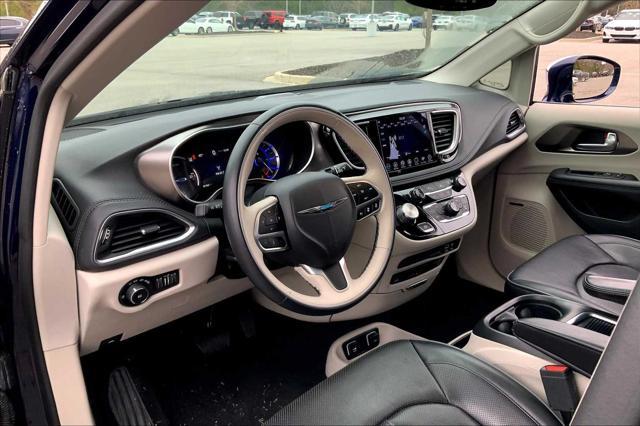 used 2018 Chrysler Pacifica Hybrid car, priced at $18,998