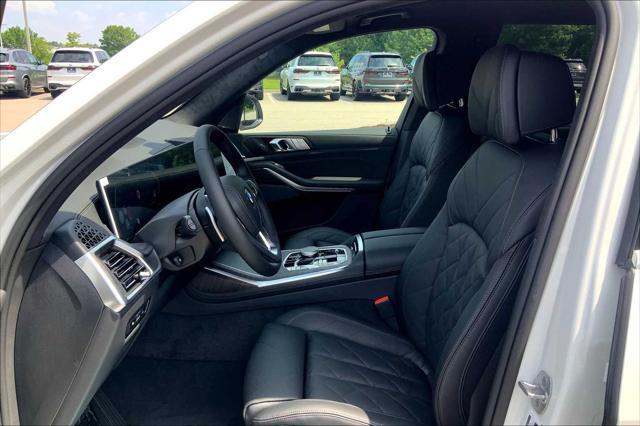 new 2026 BMW X7 car, priced at $92,285