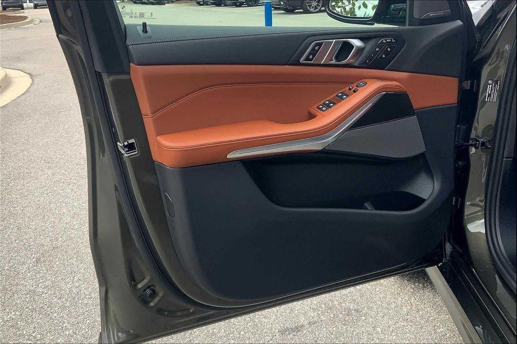 new 2026 BMW X7 car, priced at $123,575