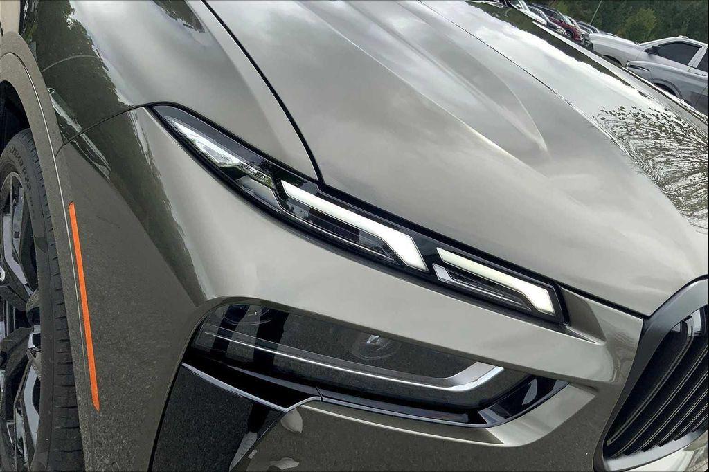 new 2026 BMW X7 car, priced at $123,575