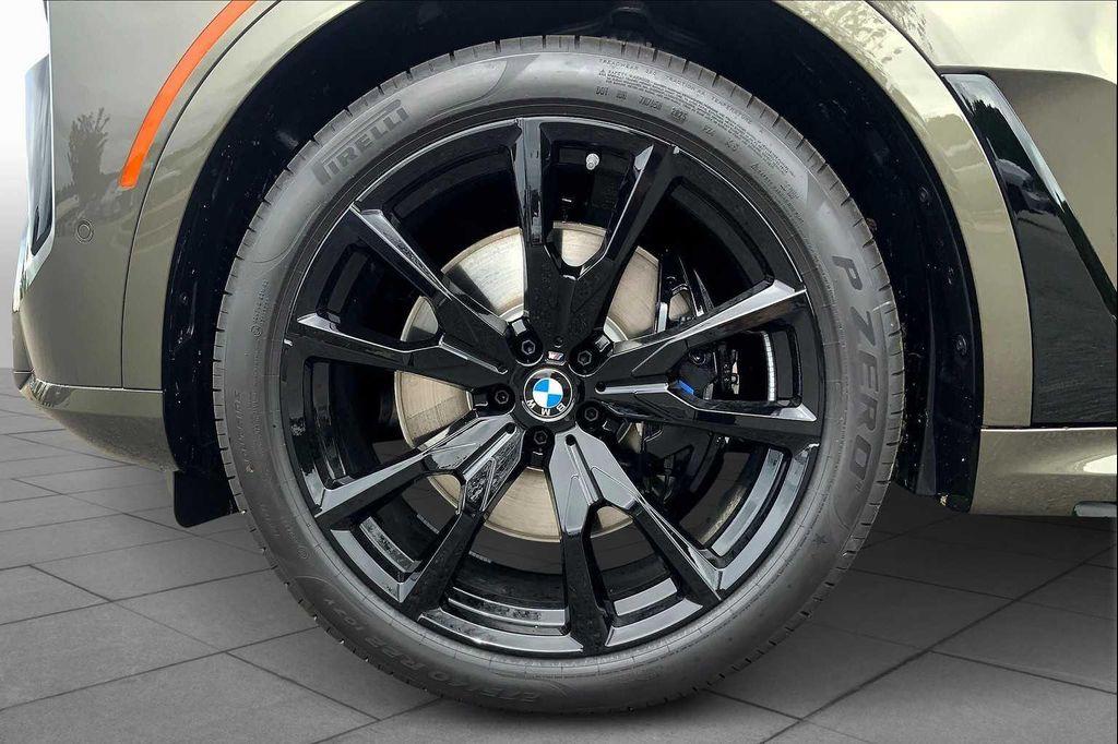 new 2026 BMW X7 car, priced at $123,575