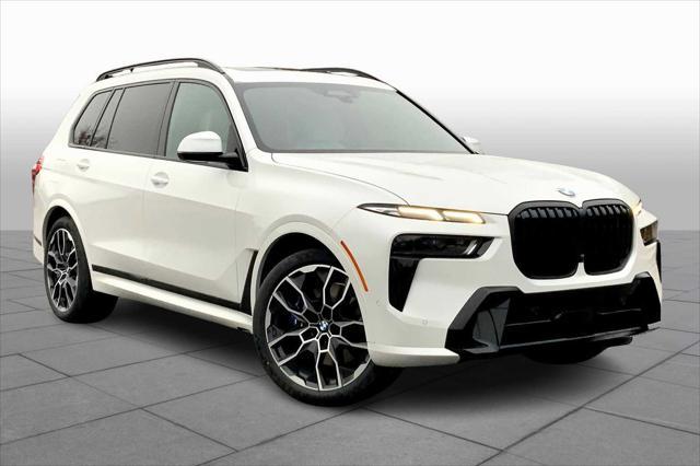 new 2025 BMW X7 car, priced at $100,330