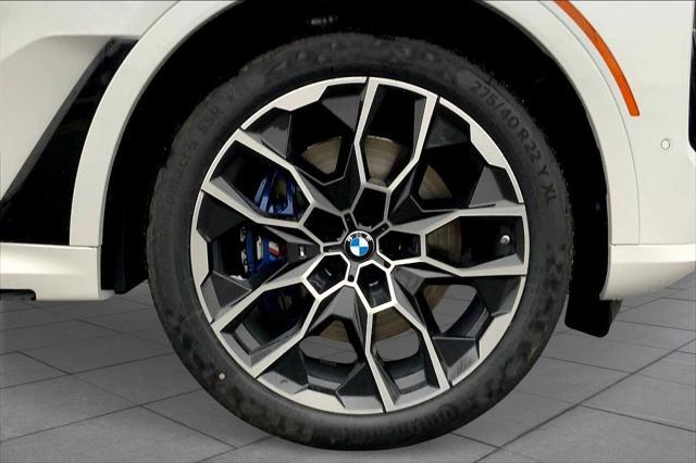 new 2025 BMW X7 car, priced at $100,330