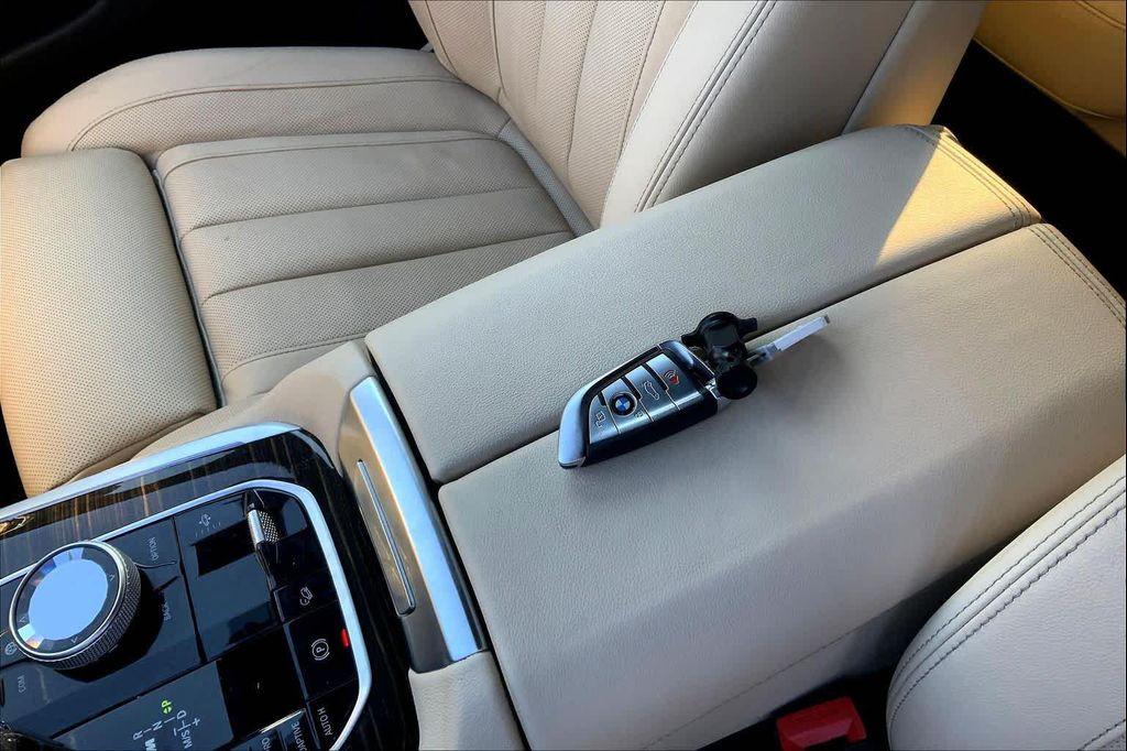 used 2021 BMW X7 car, priced at $41,998