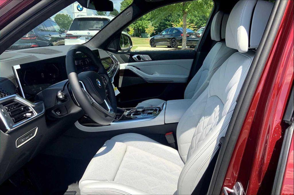 new 2026 BMW X7 car, priced at $93,735