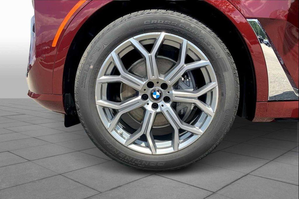 new 2026 BMW X7 car, priced at $93,735
