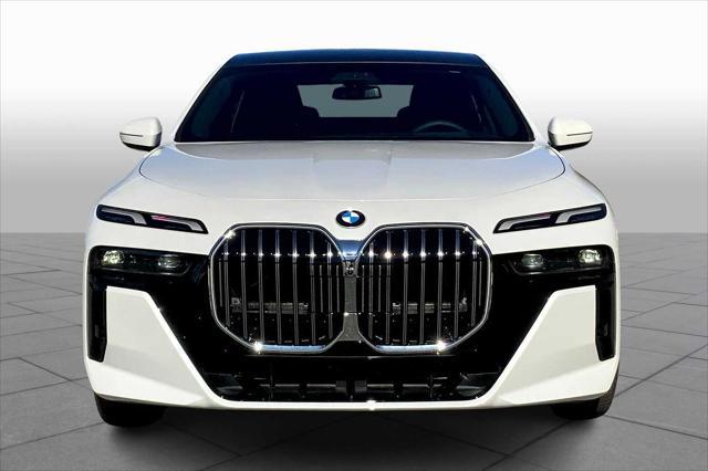 new 2025 BMW 760 car, priced at $126,225