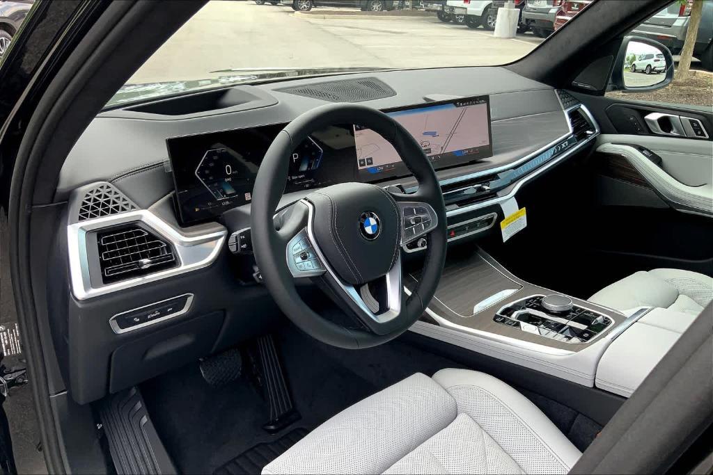 new 2025 BMW X7 car, priced at $91,635