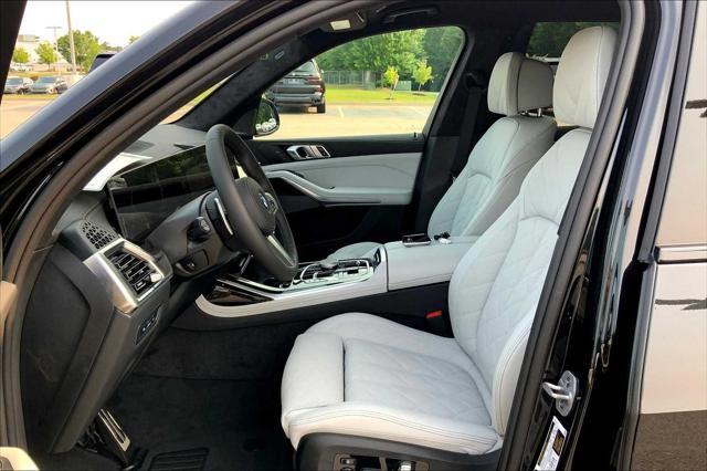 new 2026 BMW X7 car, priced at $99,935