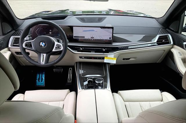 new 2025 BMW X7 car, priced at $118,435