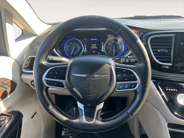 used 2022 Chrysler Pacifica car