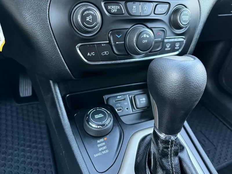 used 2016 Jeep Cherokee car, priced at $9,900