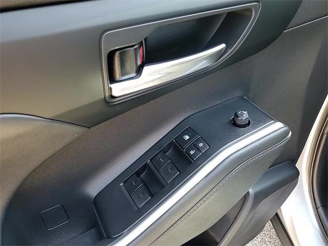 used 2021 Toyota Highlander car, priced at $34,988