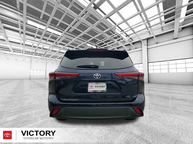 used 2022 Toyota Highlander car, priced at $25,227