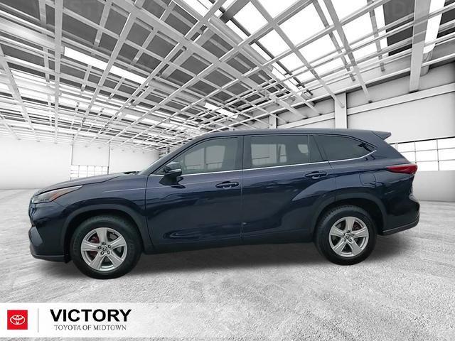 used 2022 Toyota Highlander car, priced at $25,227