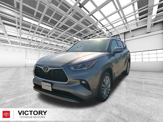 used 2025 Toyota Highlander Hybrid car, priced at $57,825