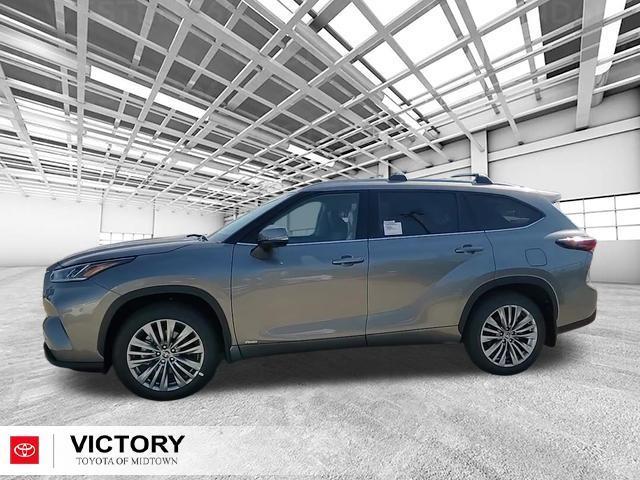 used 2025 Toyota Highlander Hybrid car, priced at $57,825