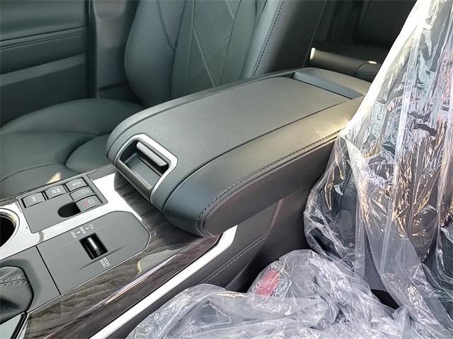 used 2025 Toyota Highlander Hybrid car, priced at $57,825