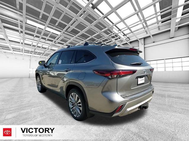 used 2025 Toyota Highlander Hybrid car, priced at $57,825