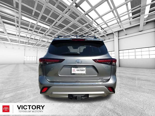 used 2025 Toyota Highlander Hybrid car, priced at $57,825