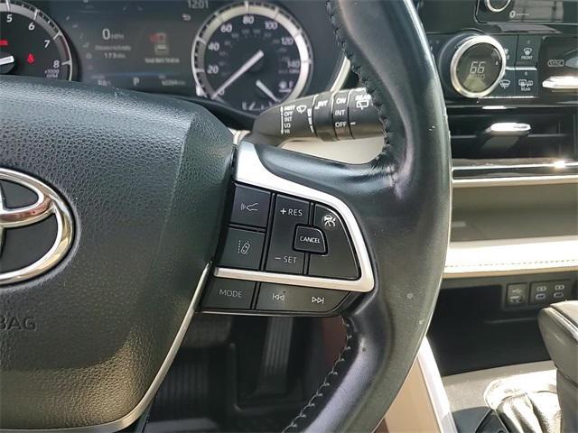 used 2022 Toyota Highlander car, priced at $33,161