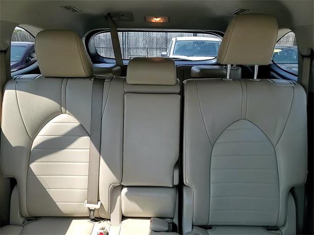 used 2022 Toyota Highlander car, priced at $33,161