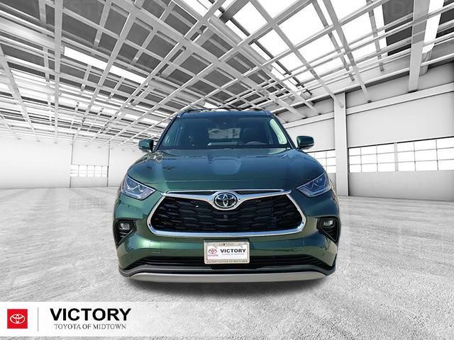 new 2025 Toyota Highlander car, priced at $55,375
