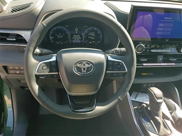 new 2025 Toyota Highlander car, priced at $55,375