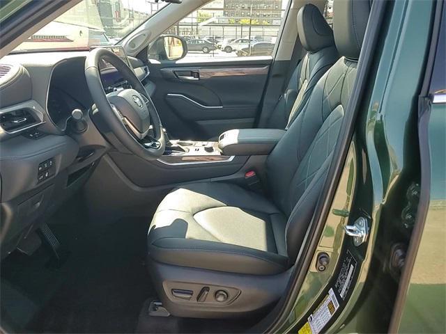 new 2025 Toyota Highlander car, priced at $55,375