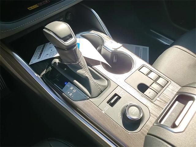 new 2025 Toyota Highlander car, priced at $55,375