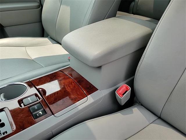 used 2013 Toyota Highlander car, priced at $19,529