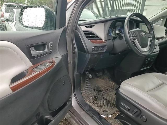 used 2015 Toyota Sienna car, priced at $26,767
