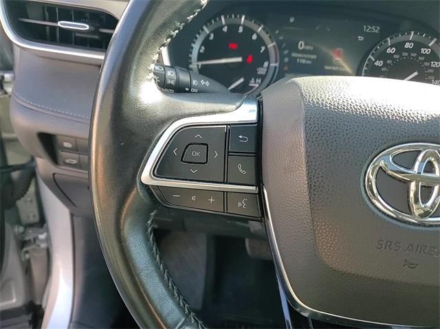 used 2021 Toyota Highlander car, priced at $30,444