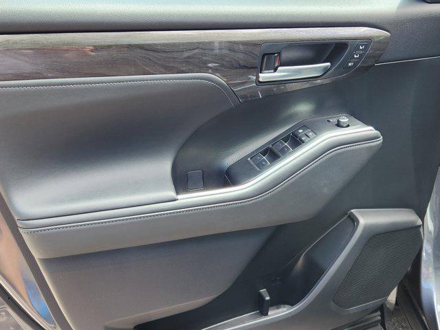 used 2023 Toyota Highlander car, priced at $45,000