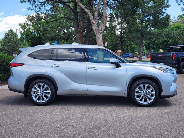 used 2022 Toyota Highlander Hybrid car, priced at $45,999