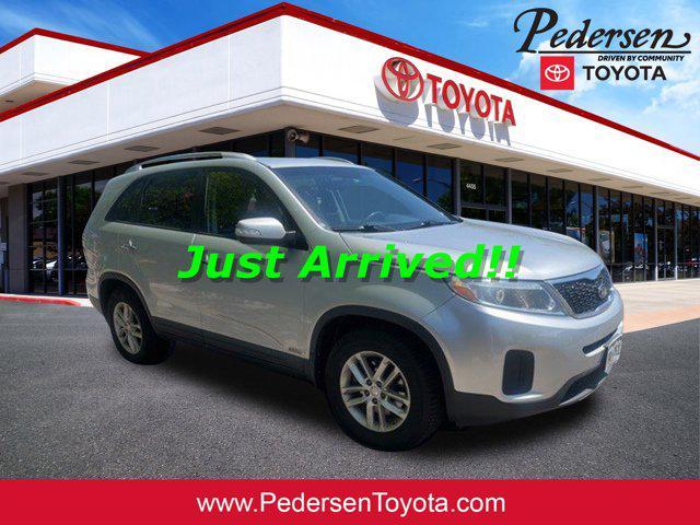 used 2014 Kia Sorento car, priced at $8,300
