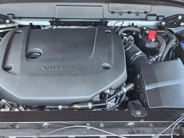 used 2022 Volvo XC60 car, priced at $39,300