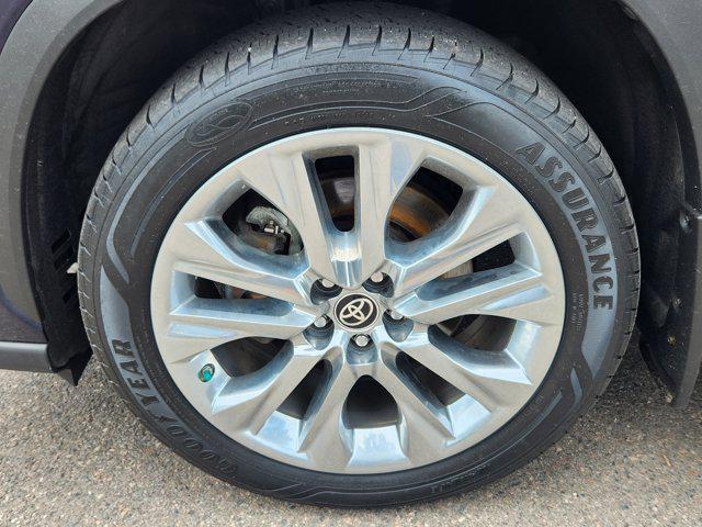 used 2023 Toyota Highlander Hybrid car, priced at $39,300