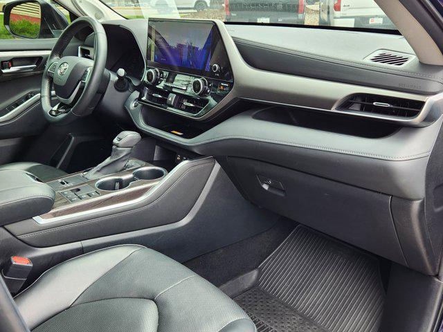 used 2023 Toyota Highlander Hybrid car, priced at $39,300