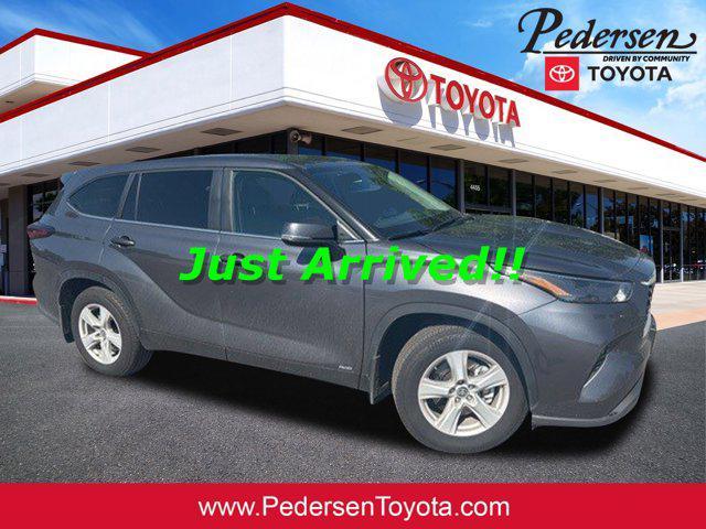 used 2024 Toyota Highlander Hybrid car, priced at $45,000