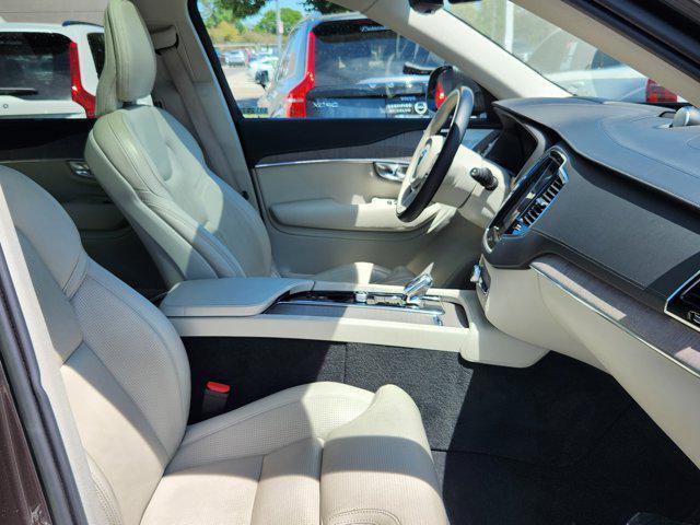 used 2022 Volvo XC90 Recharge Plug-In Hybrid car, priced at $55,300