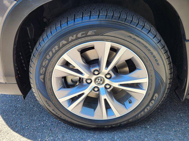 used 2016 Toyota Highlander car, priced at $17,800